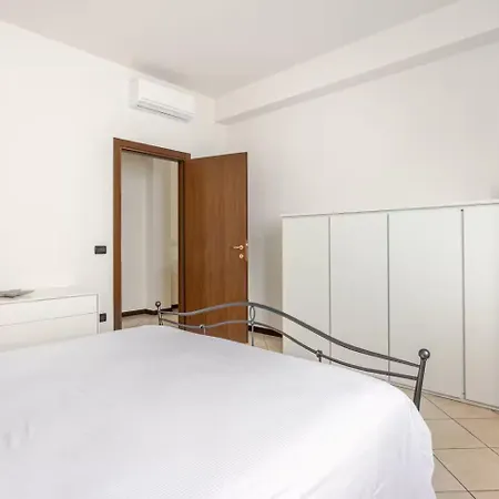 By The Appartement Desenzano del Garda