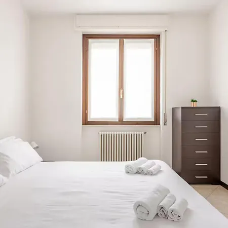 Appartement By The Desenzano del Garda