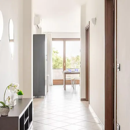 By The Appartement Desenzano del Garda